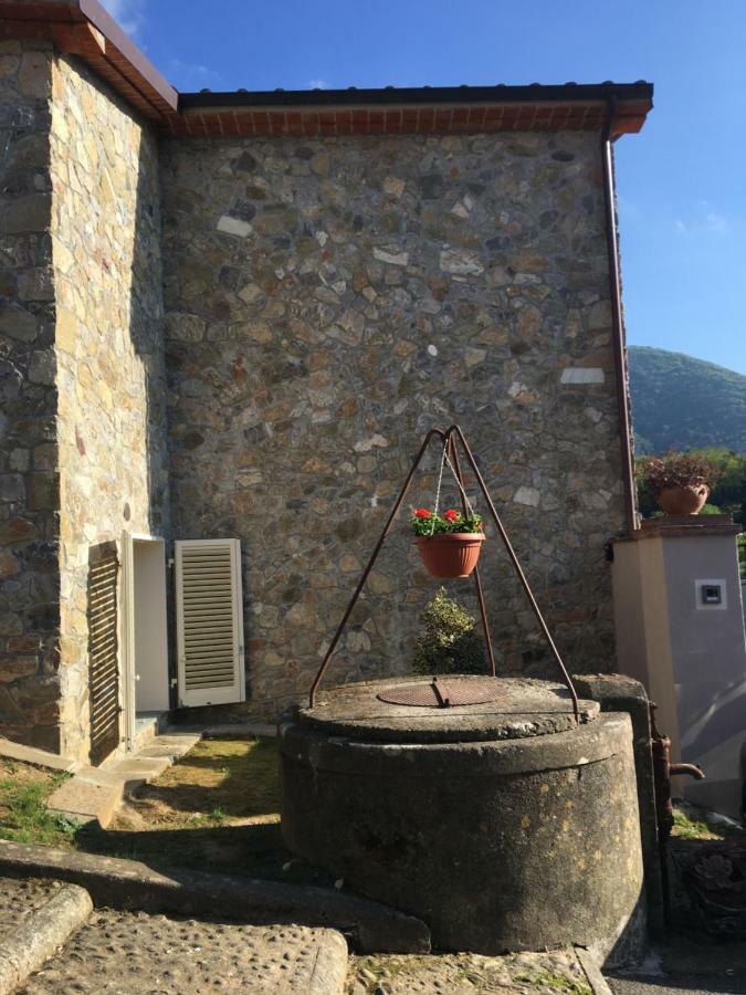 Willa Casa Pietra Del Sole Lukka Zewnętrze zdjęcie