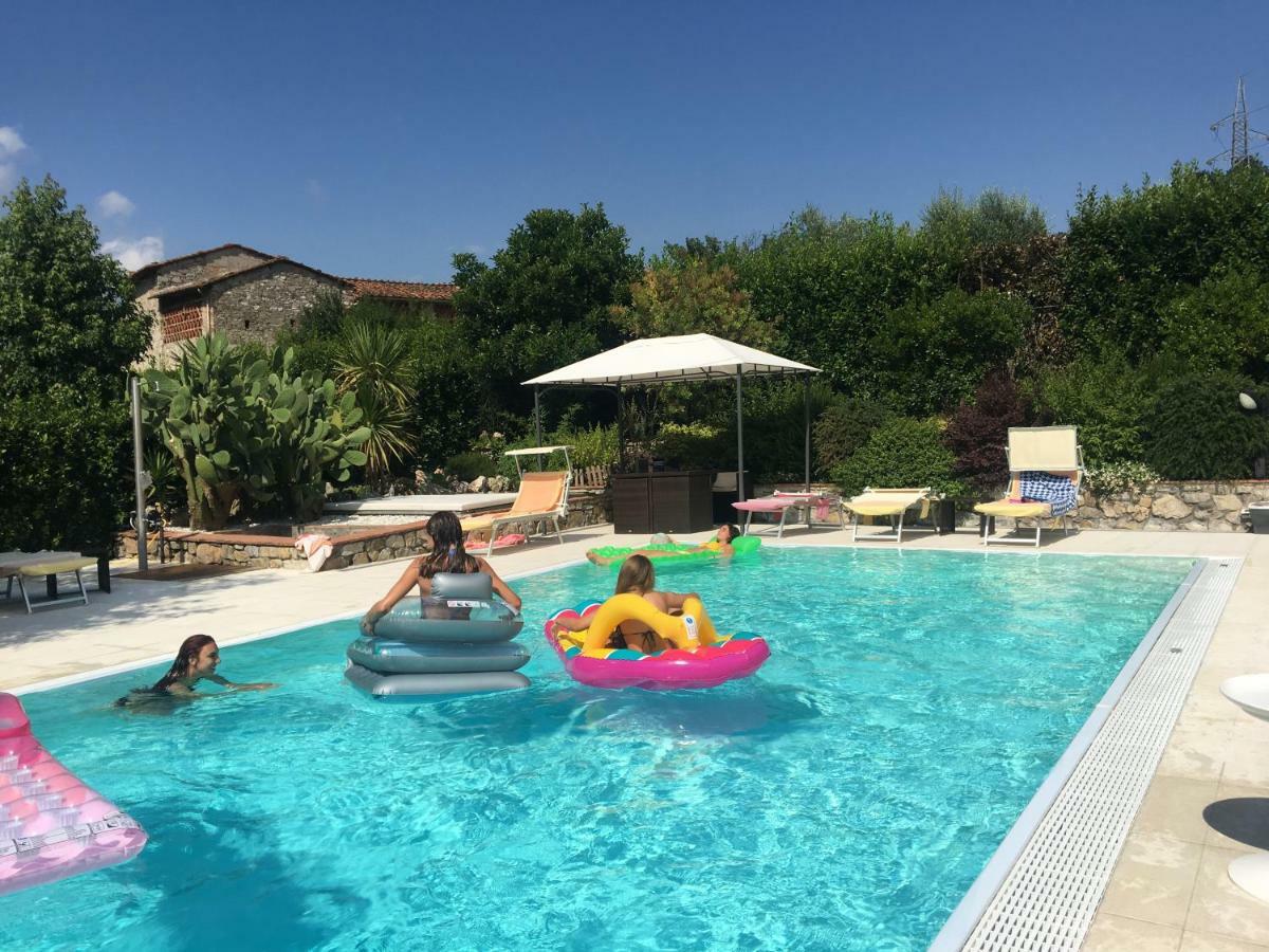 Willa Casa Pietra Del Sole Lukka Zewnętrze zdjęcie